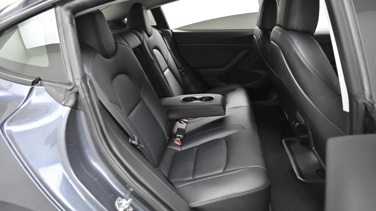 Tesla Model 3 — miniaturë 12
