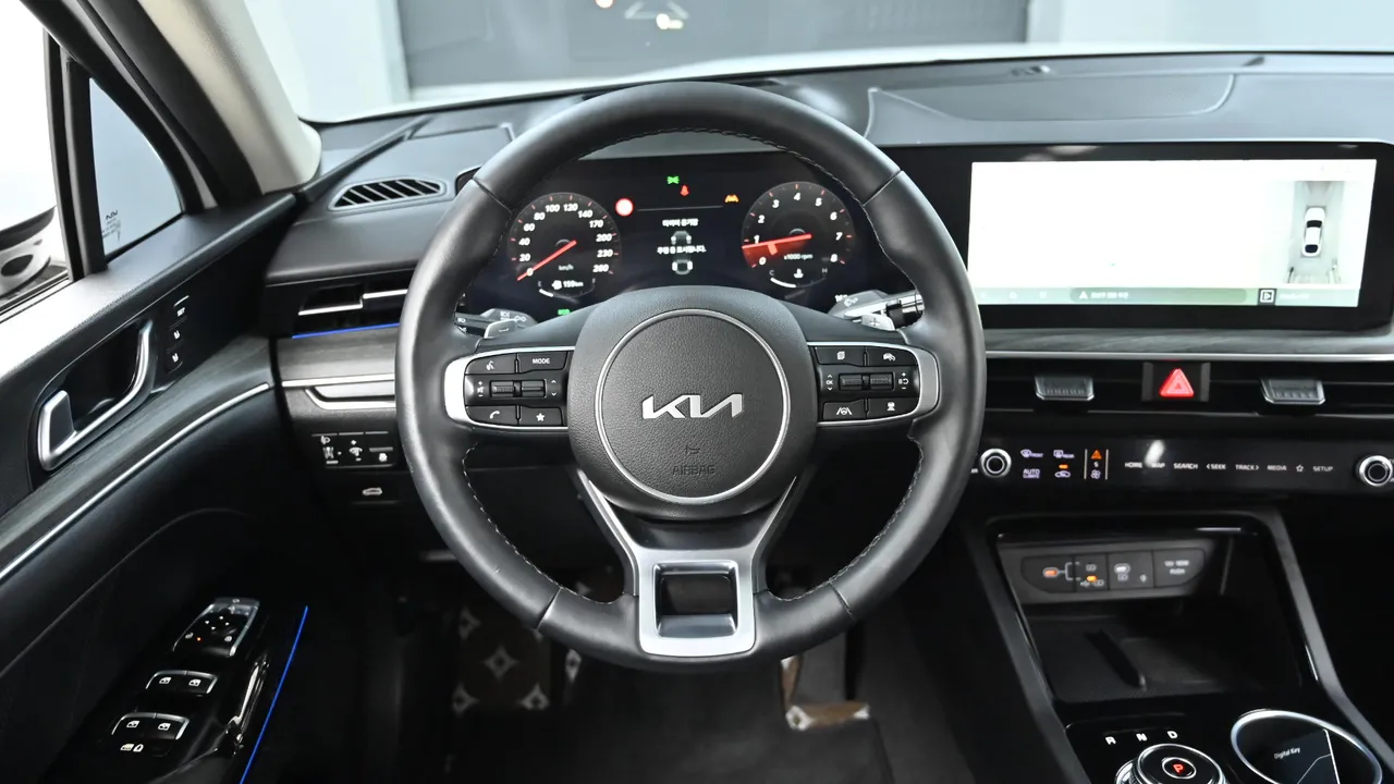 Kia K5 — miniaturë 13