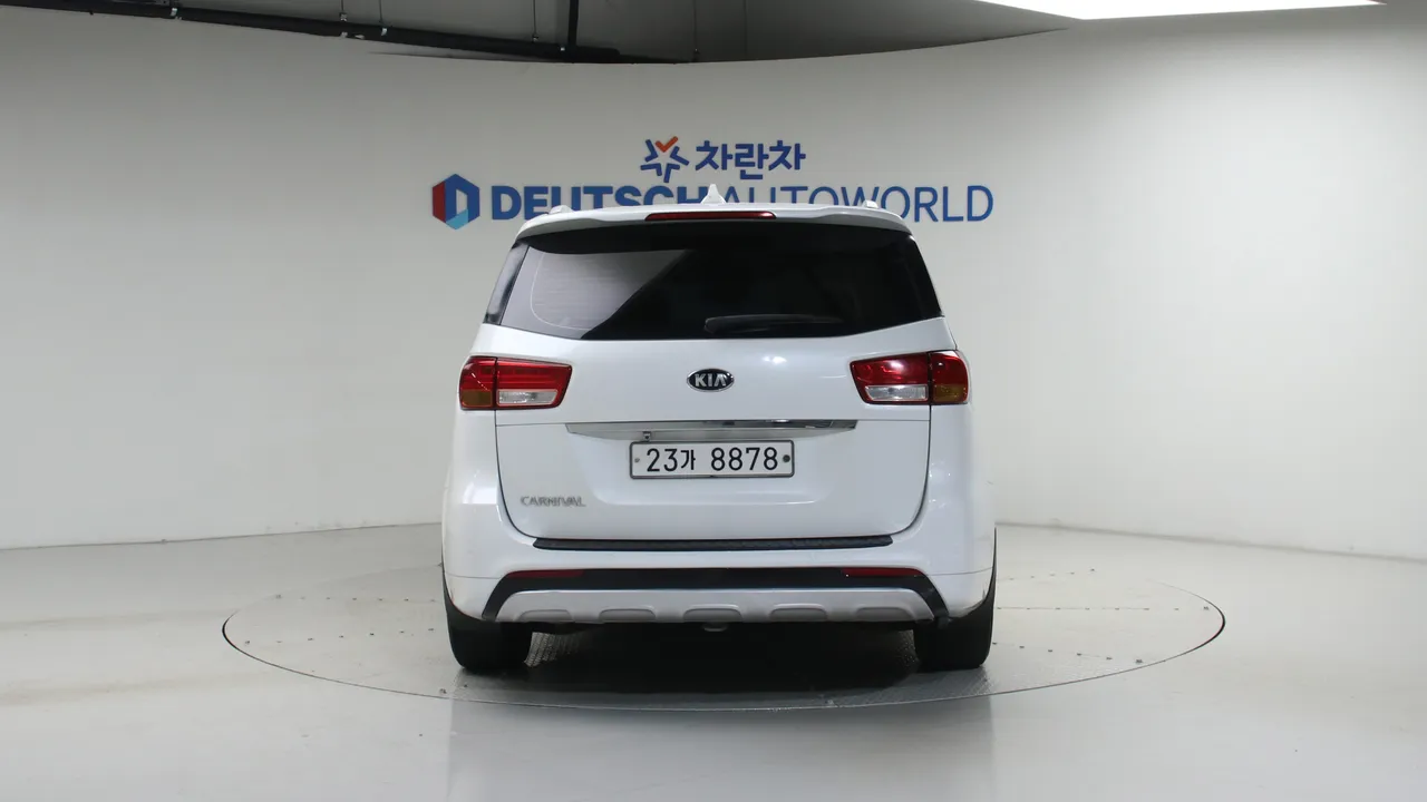 Kia Carnival — miniaturë 4