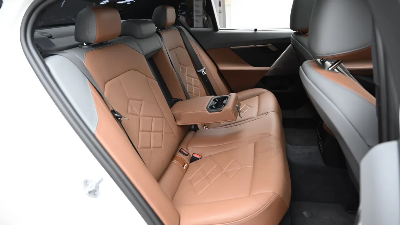 BMW 5er — miniaturë 12
