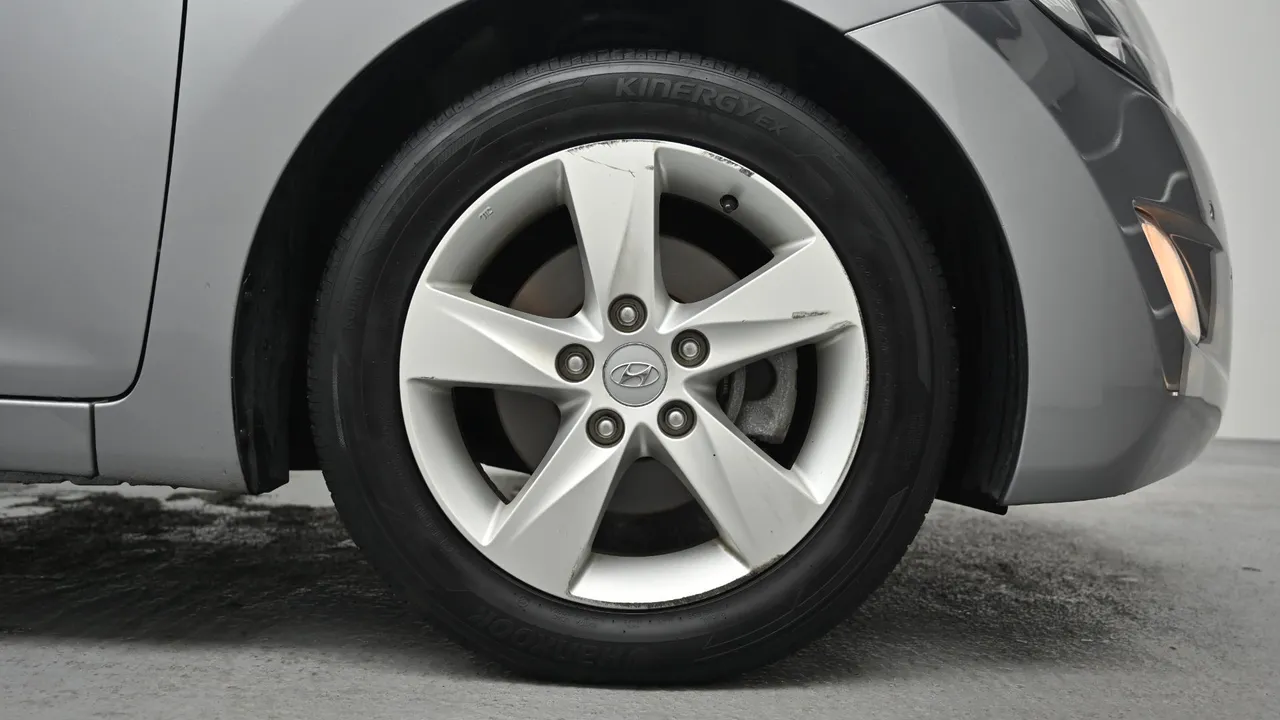 Hyundai Avante — miniaturë 5