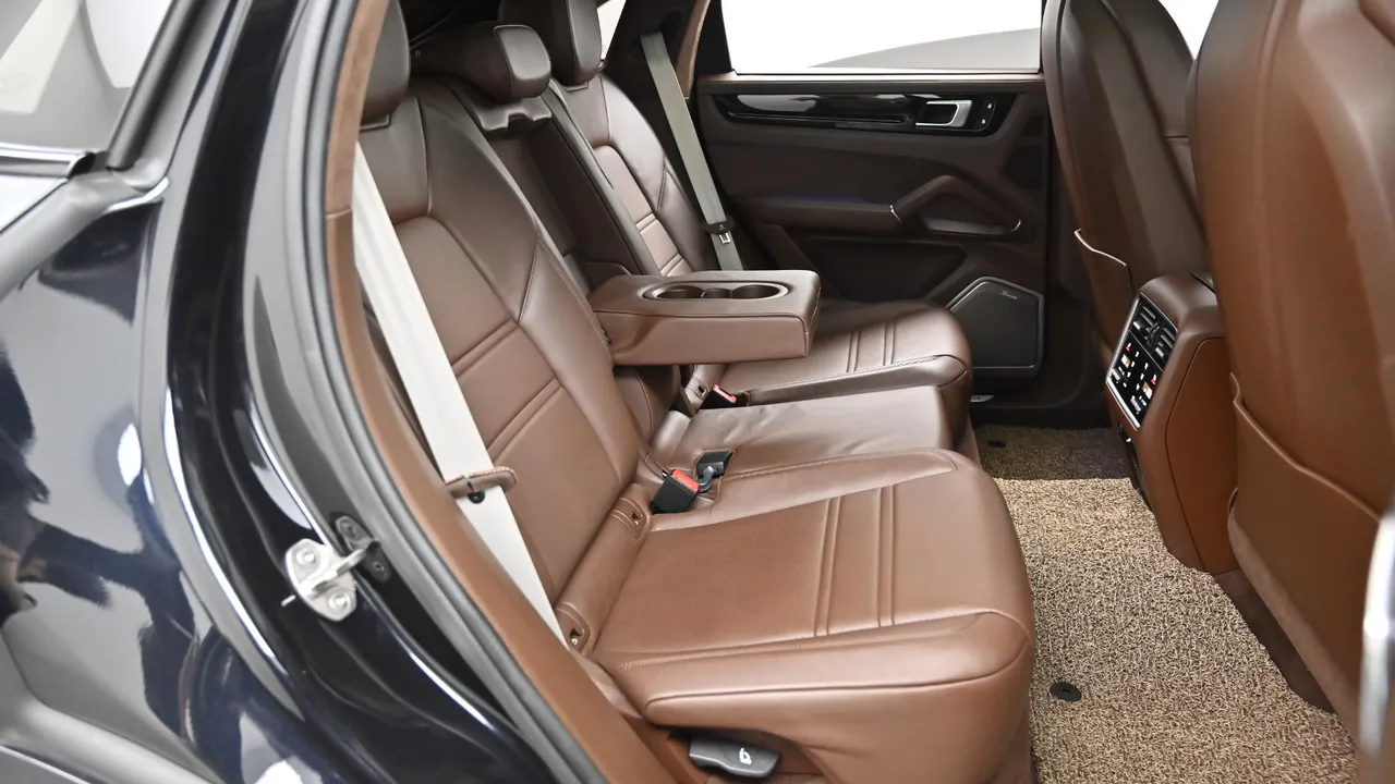 Porsche Cayenne — miniaturë 12