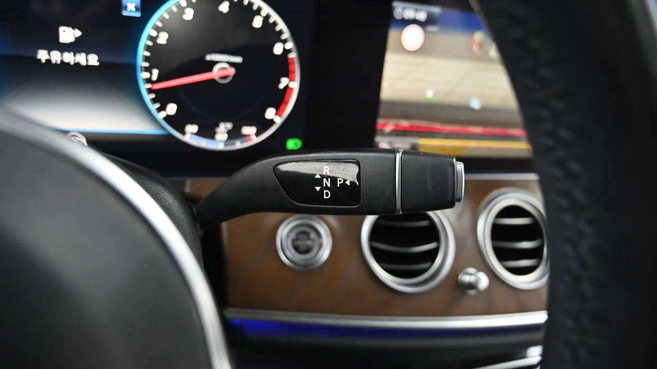 Mercedes-Benz E-klasse — miniaturë 9