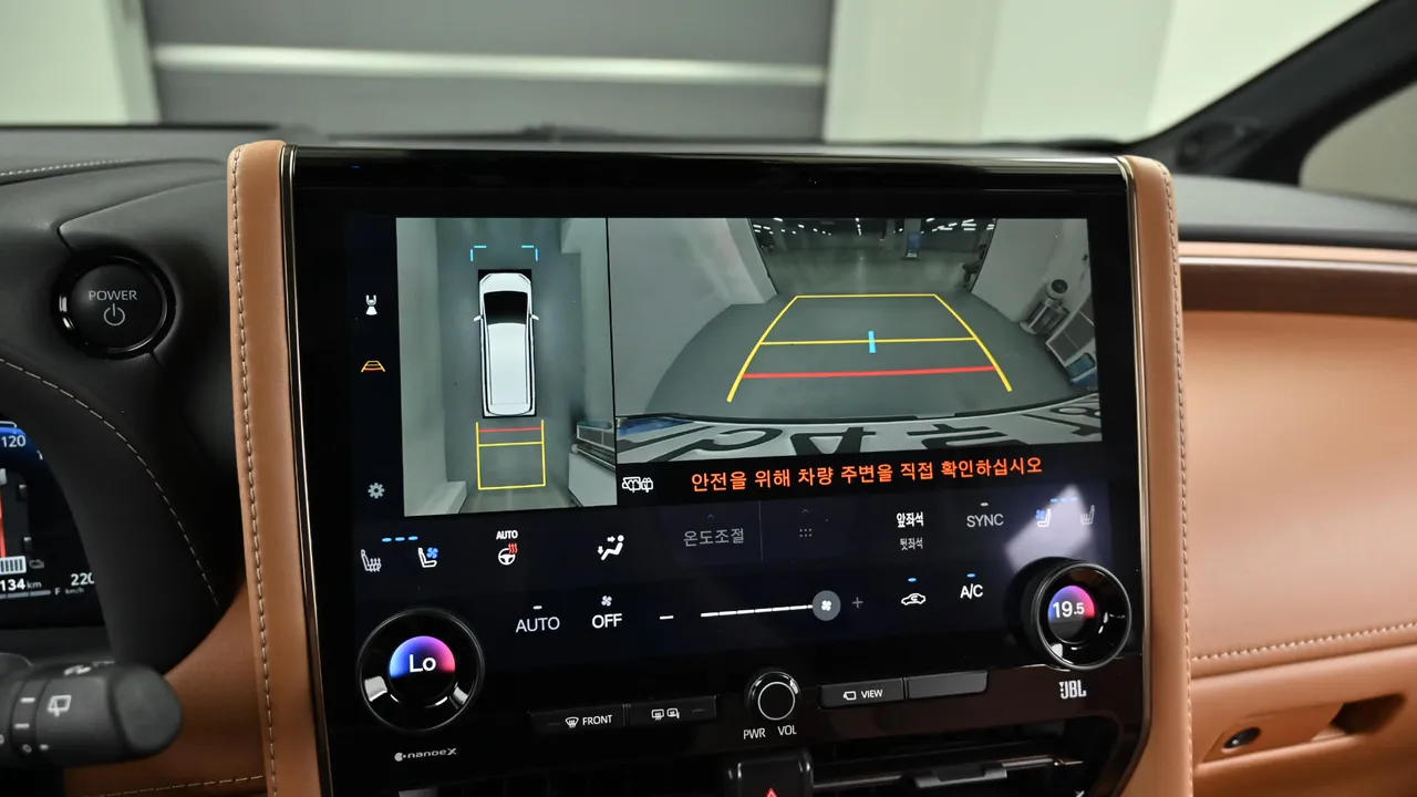 Toyota Alphard — miniaturë 15