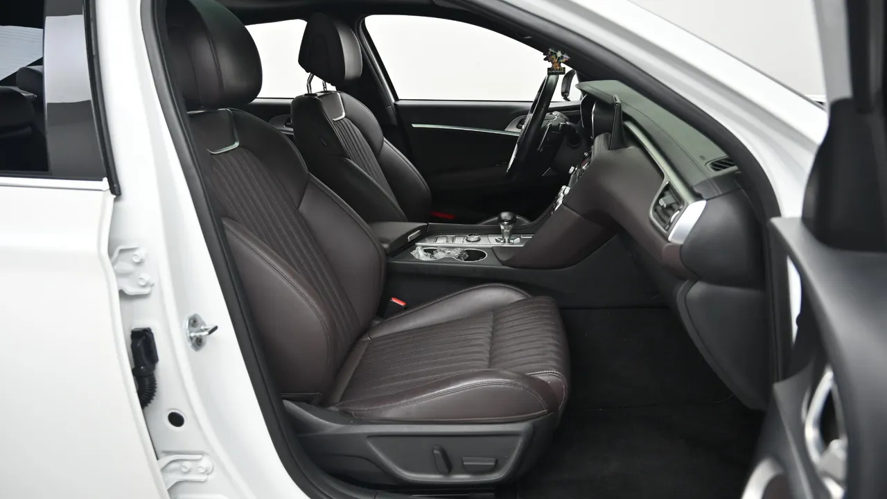 Genesis G70 — miniaturë 10
