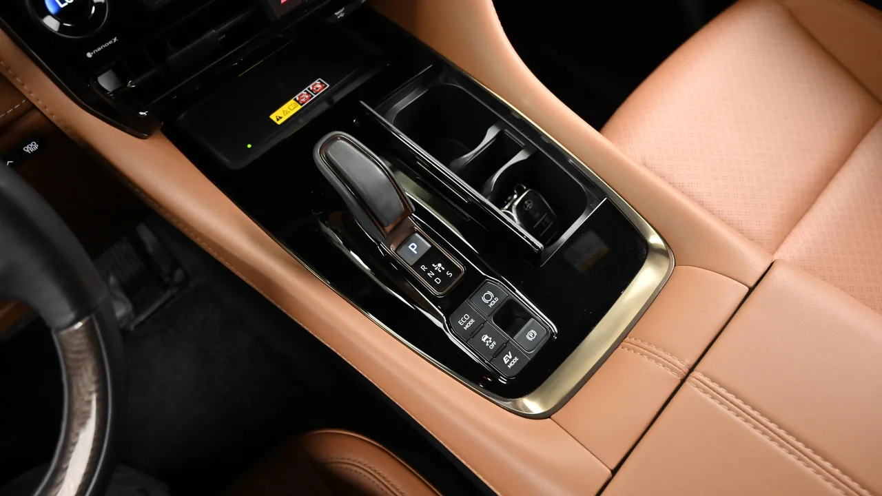 Toyota Alphard — miniaturë 9