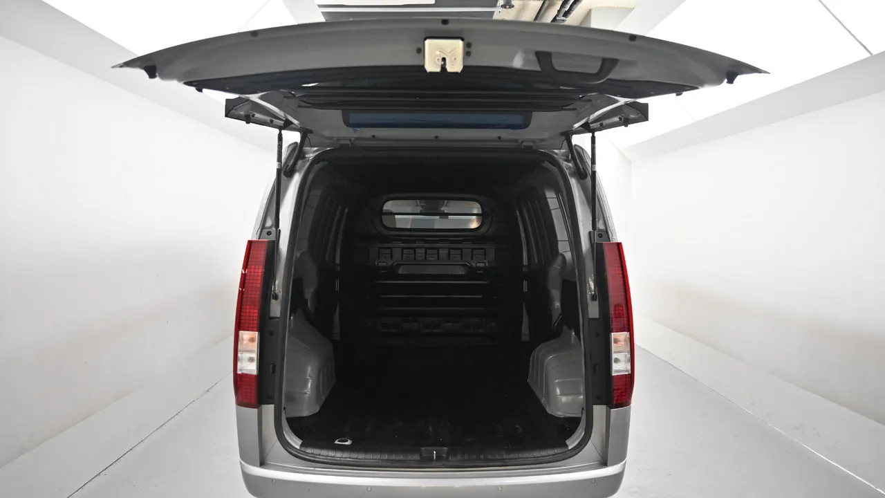 Hyundai Staria — miniaturë 19