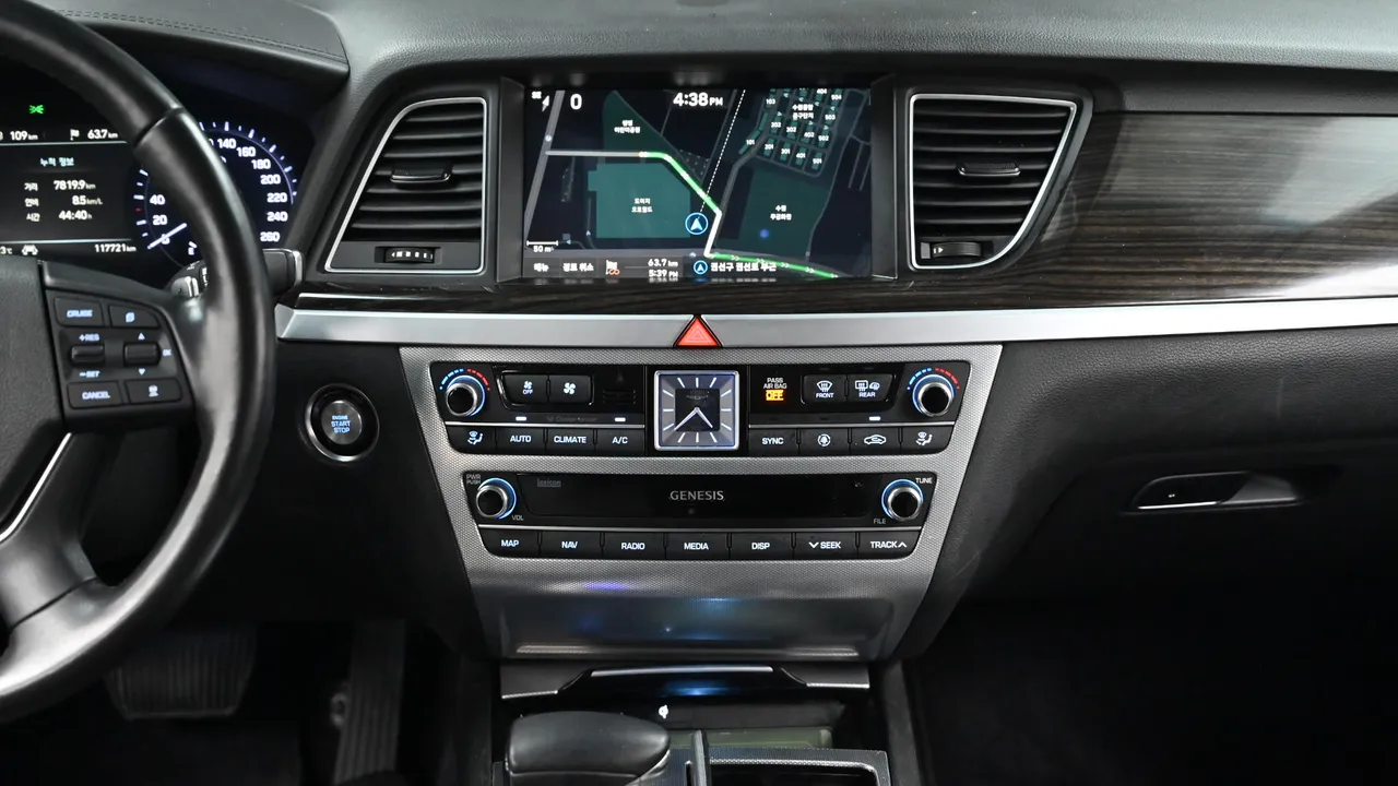 Genesis G80 — miniaturë 14