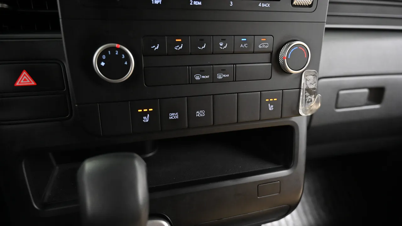 Hyundai Staria — miniaturë 17