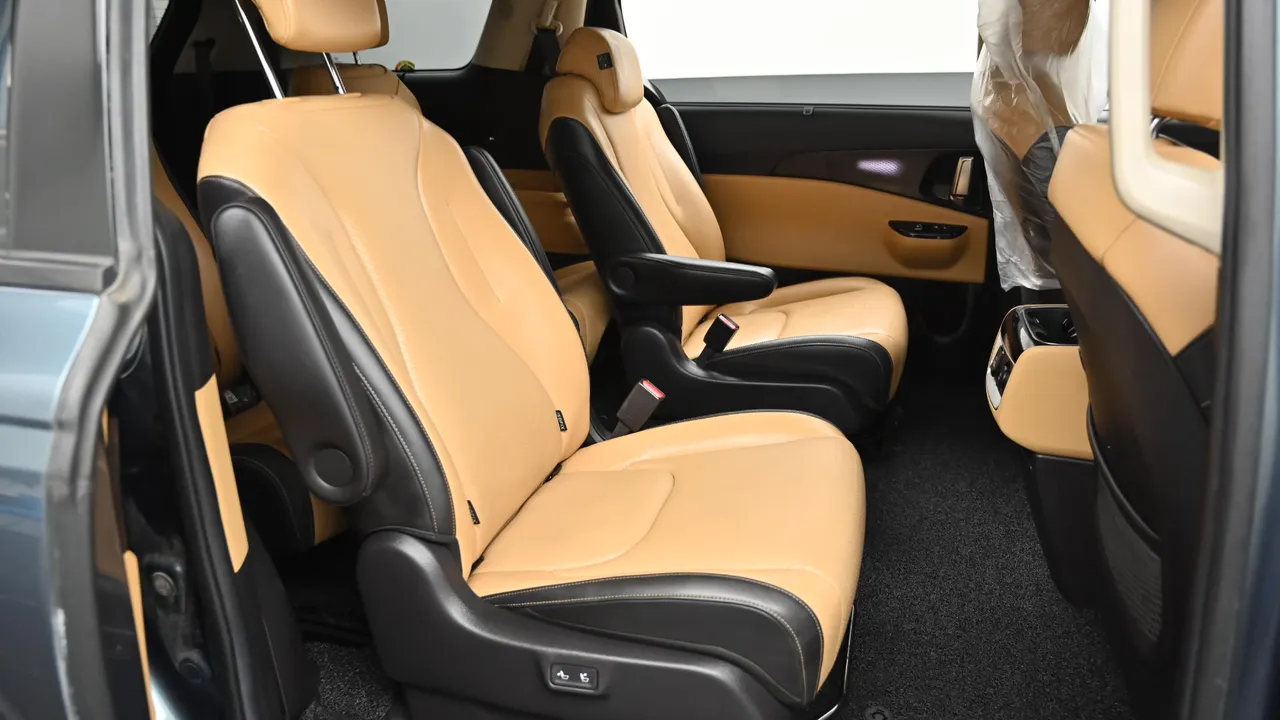 Kia Carnival — miniaturë 12