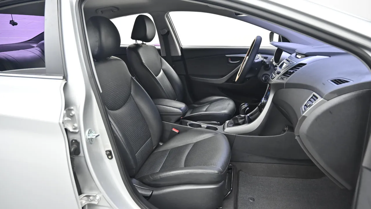 Hyundai Avante — miniaturë 10