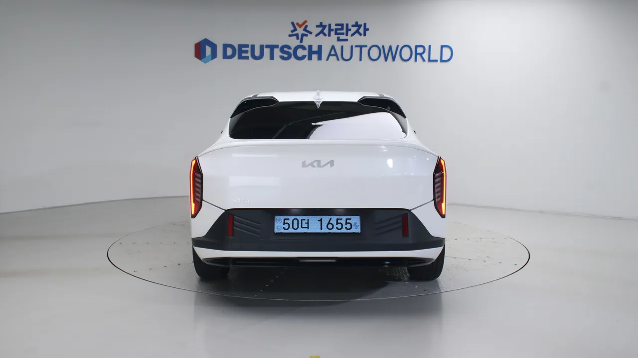 Kia EV4 81.4kWh Long Range 2WD Earth