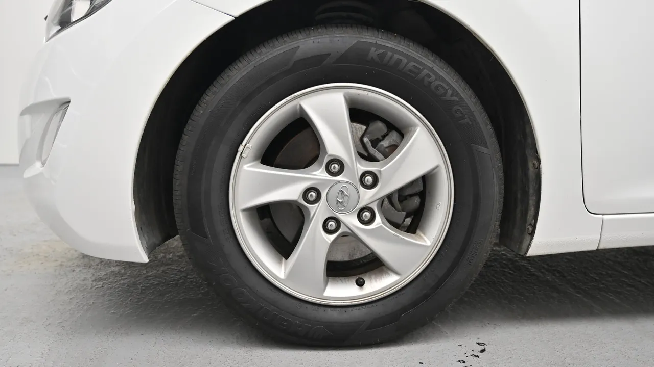 Hyundai Avante — miniaturë 5