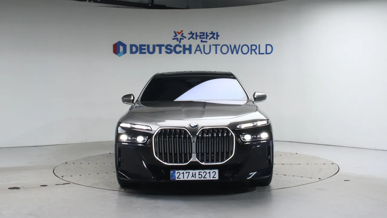 BMW 7er — miniaturë 3
