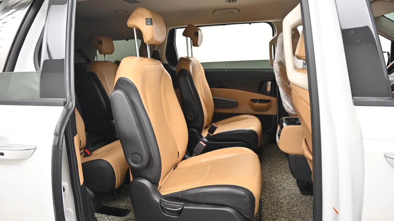 Kia Carnival — miniaturë 12