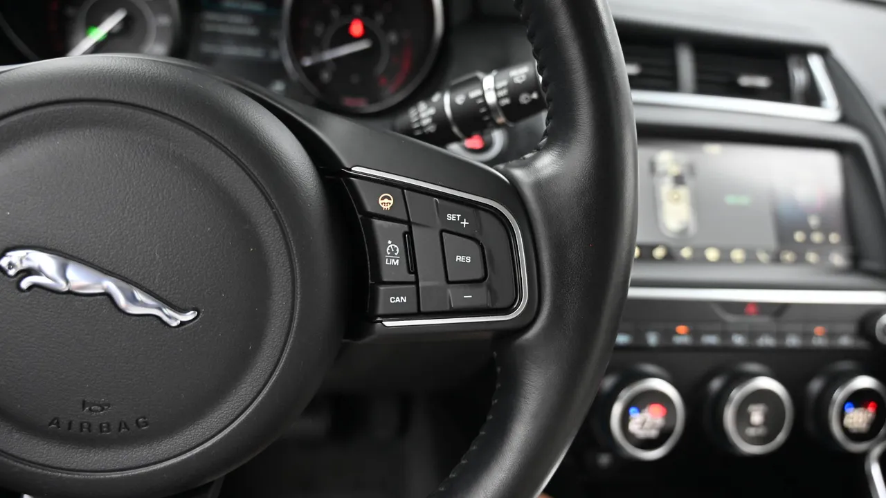 Jaguar E-Pace — miniaturë 17