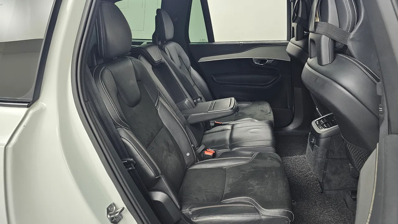 Volvo XC90 — miniaturë 39