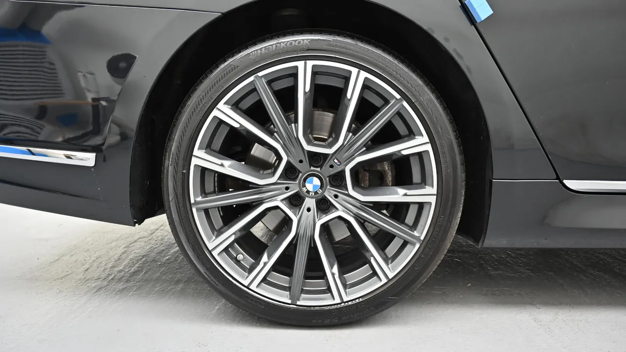 BMW 7er — miniaturë 5