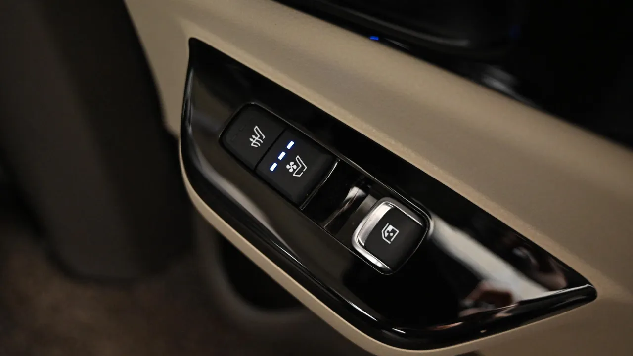 Kia Carnival — miniaturë 16