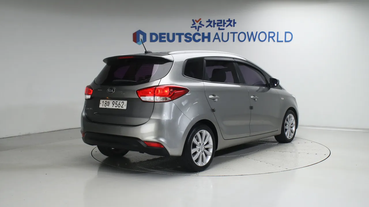 Kia Carens — miniaturë 2