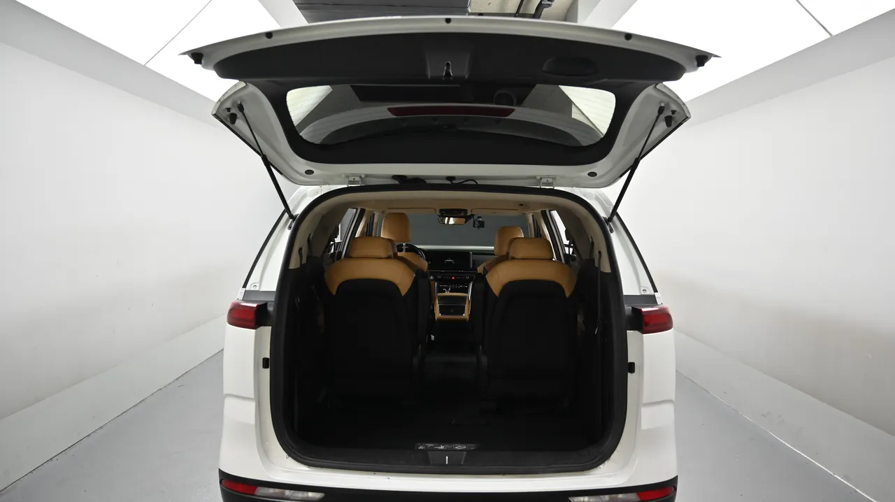 Kia Carnival — miniaturë 19