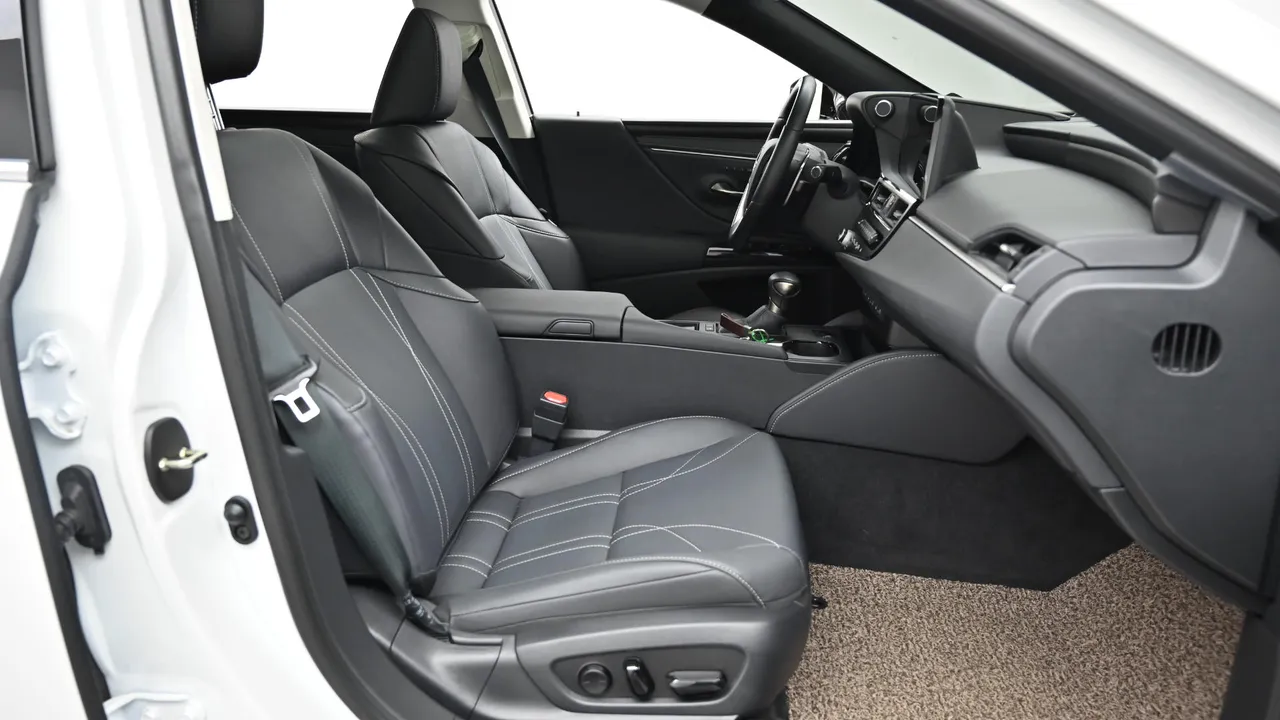 Lexus ES — miniaturë 10