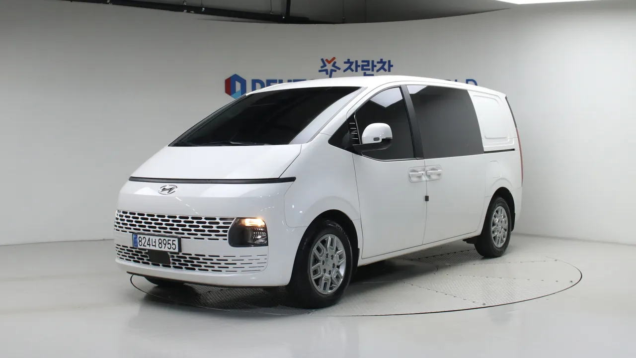 Hyundai Staria LPG 3.5 2WD 카고 5인승 모던 — foto 1