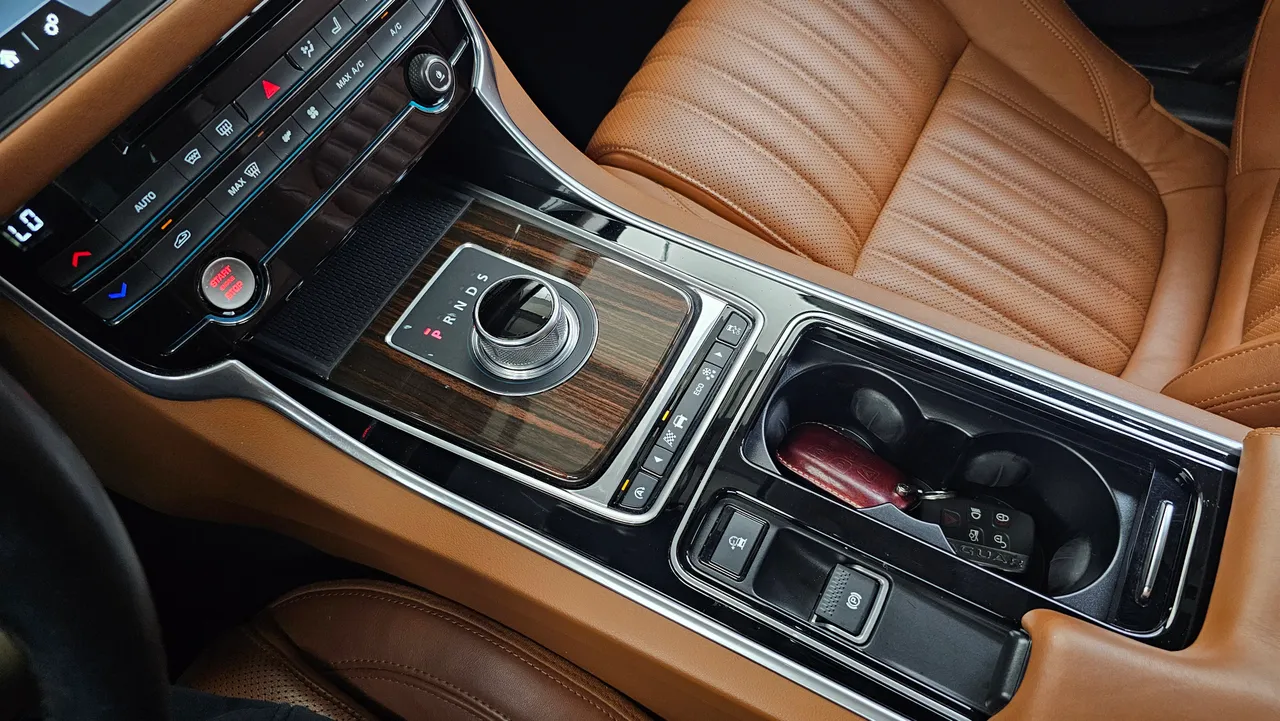 Jaguar XF — miniaturë 9