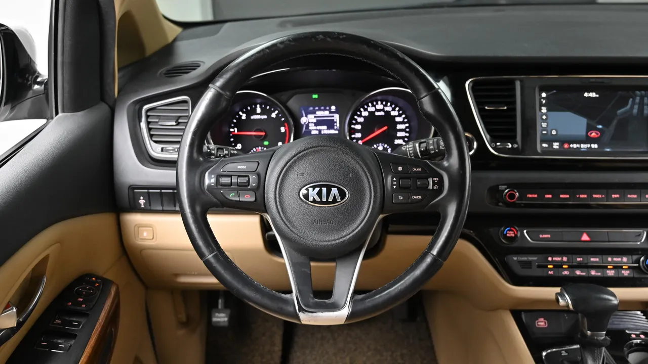 Kia Carnival — miniaturë 13