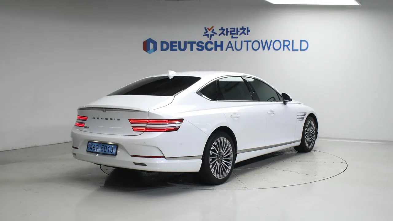 Genesis G80 — miniaturë 2