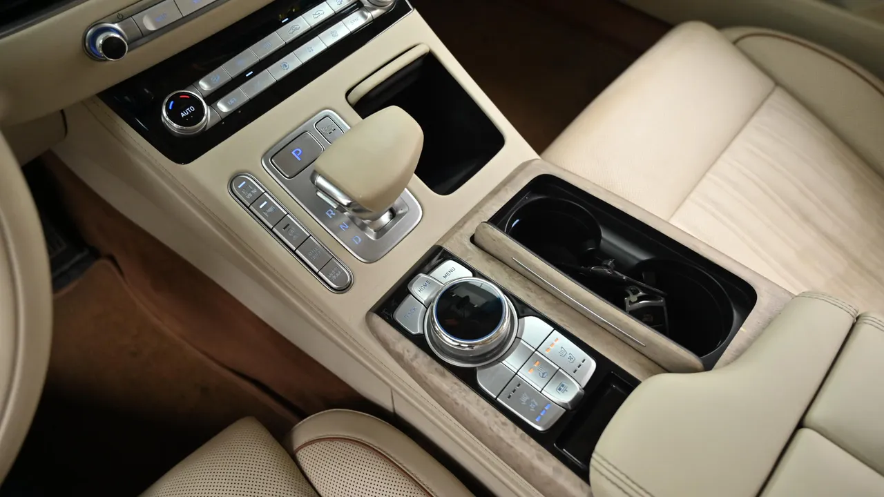 Genesis G90 — miniaturë 9