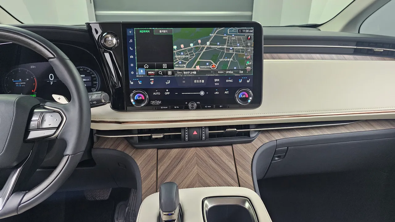 Lexus LM — miniaturë 14