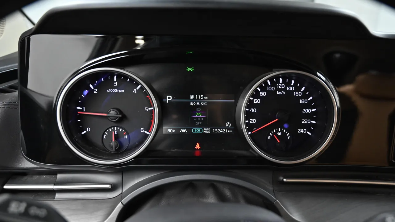 Kia Carnival — miniaturë 8