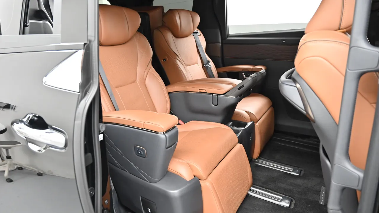 Toyota Alphard — miniaturë 12