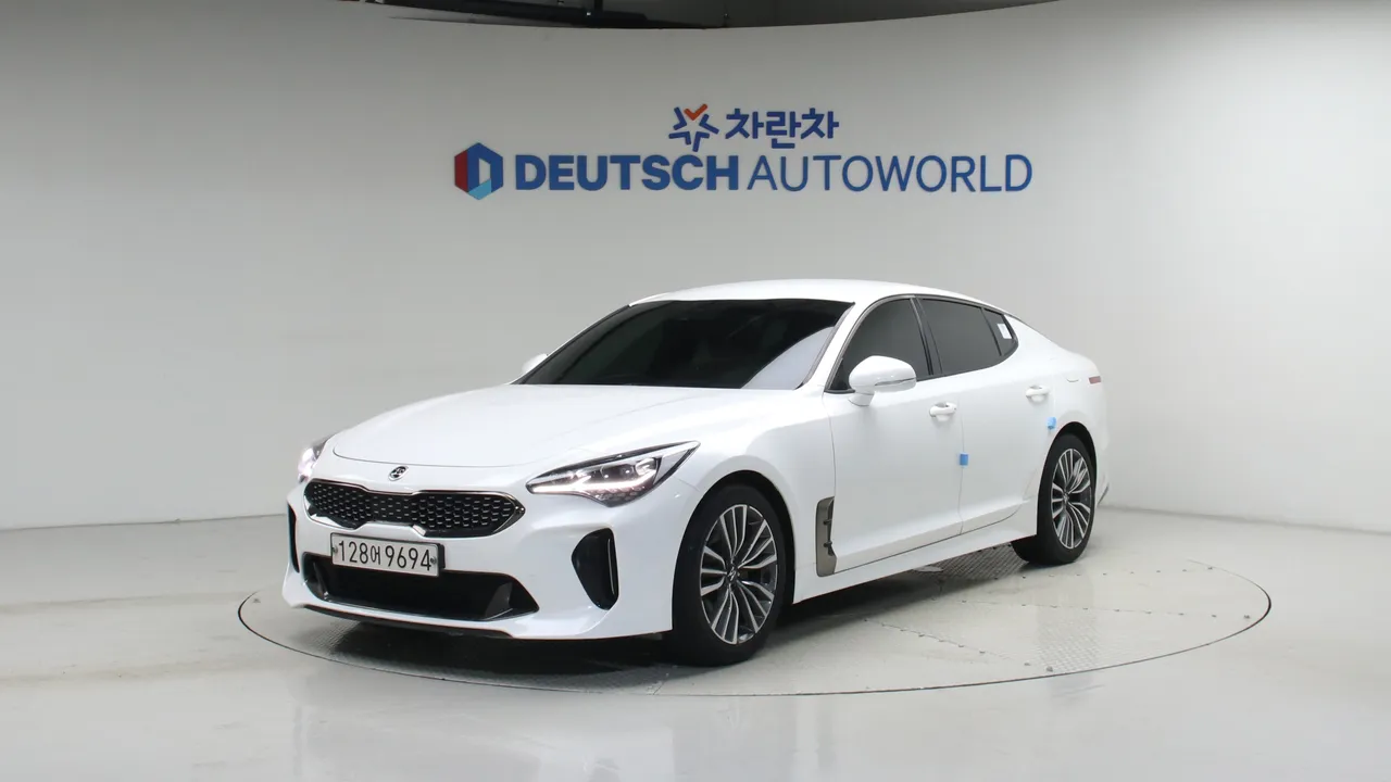 Kia Stinger 2.0 터보 2WD 플래티넘 — foto 1