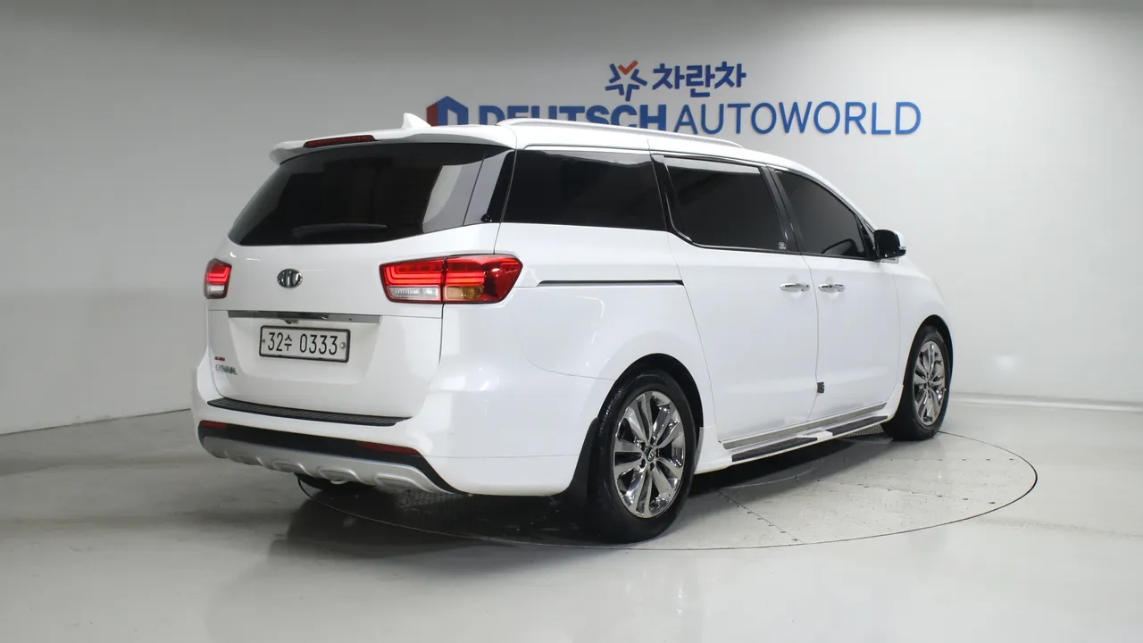 Kia Carnival — miniaturë 2