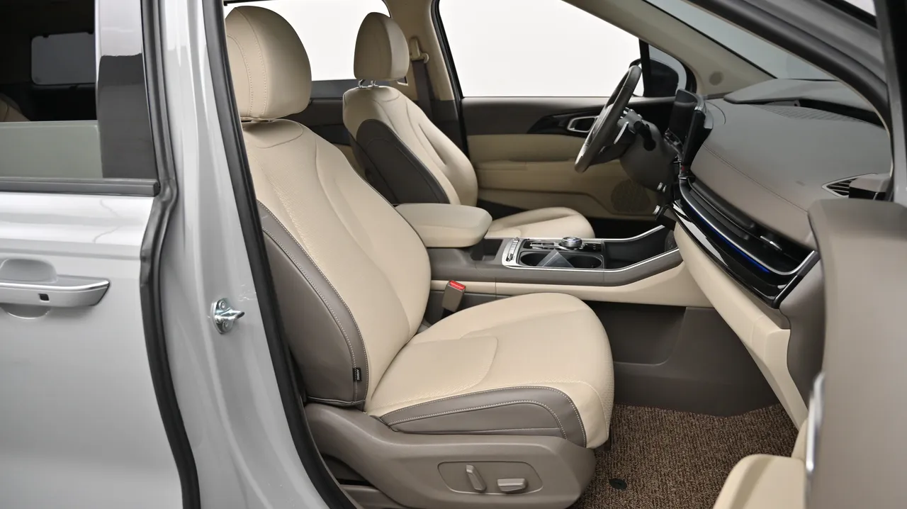 Kia Carnival — miniaturë 10