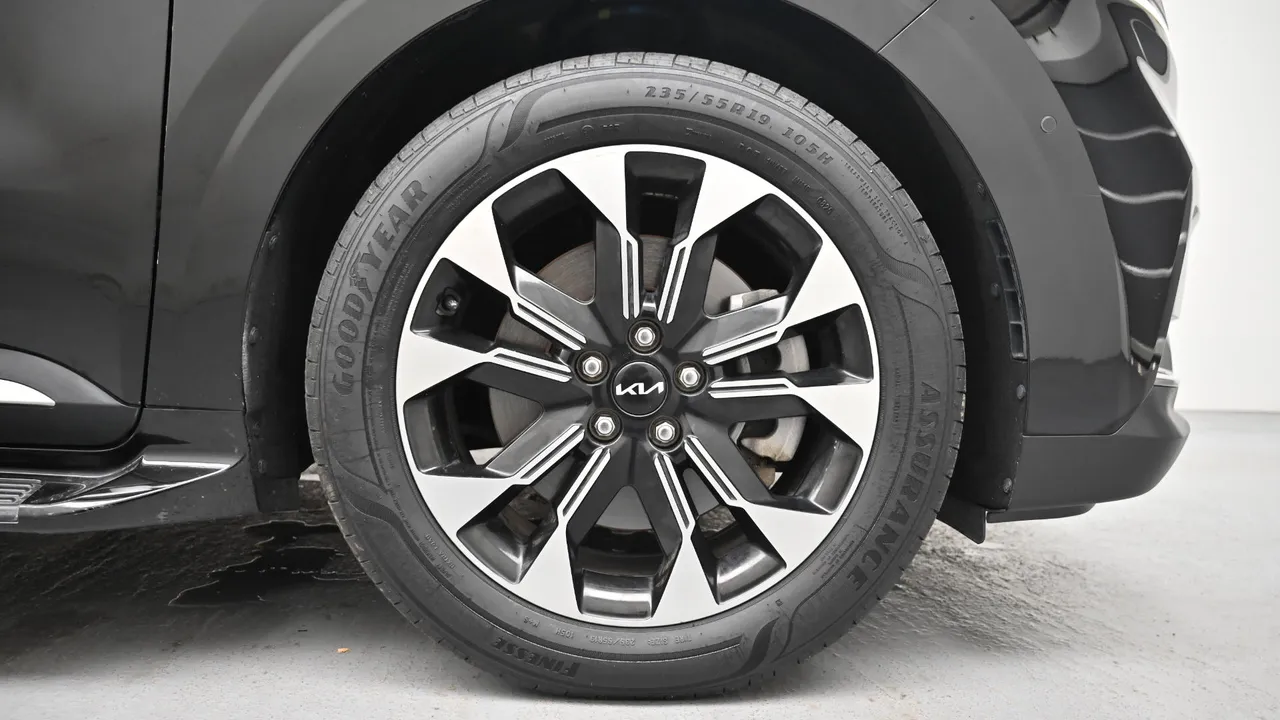Kia Carnival — miniaturë 5