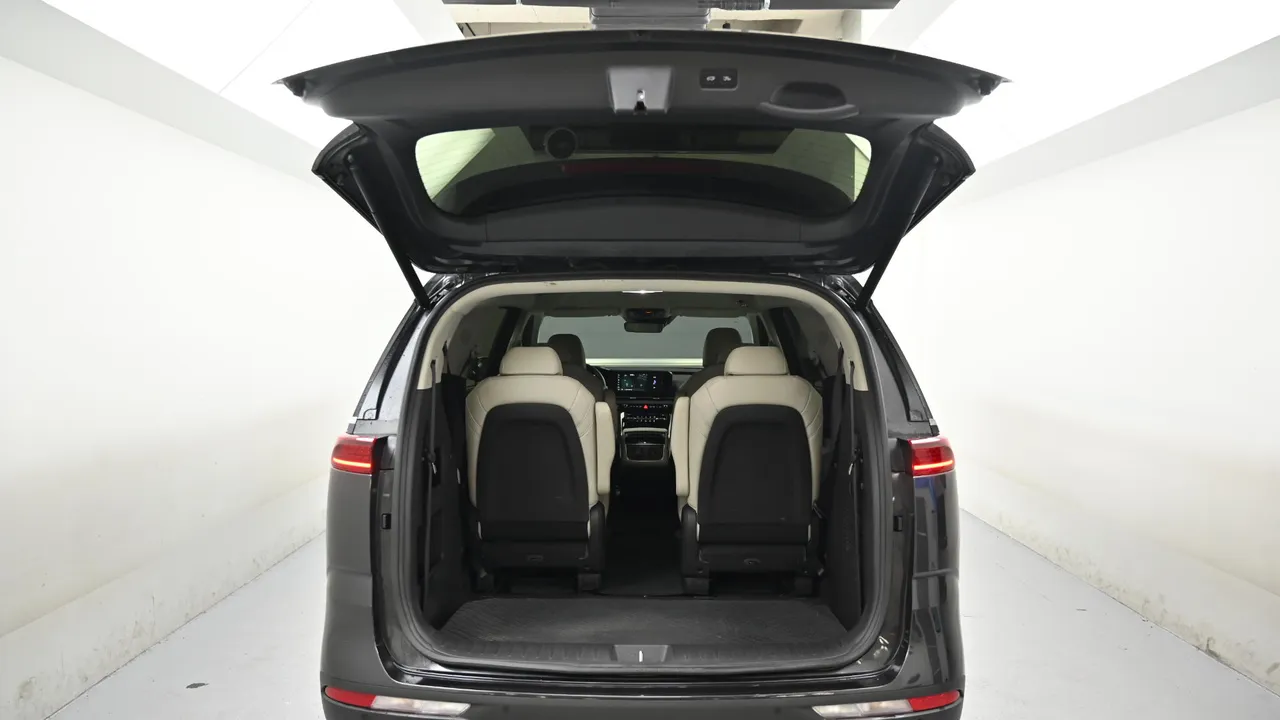 Kia Carnival — miniaturë 19