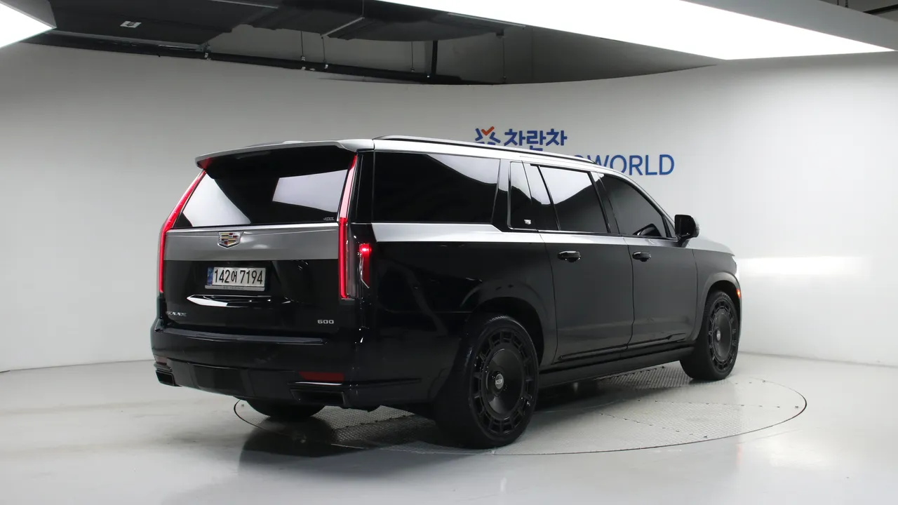 Cadillac Escalade — miniaturë 2