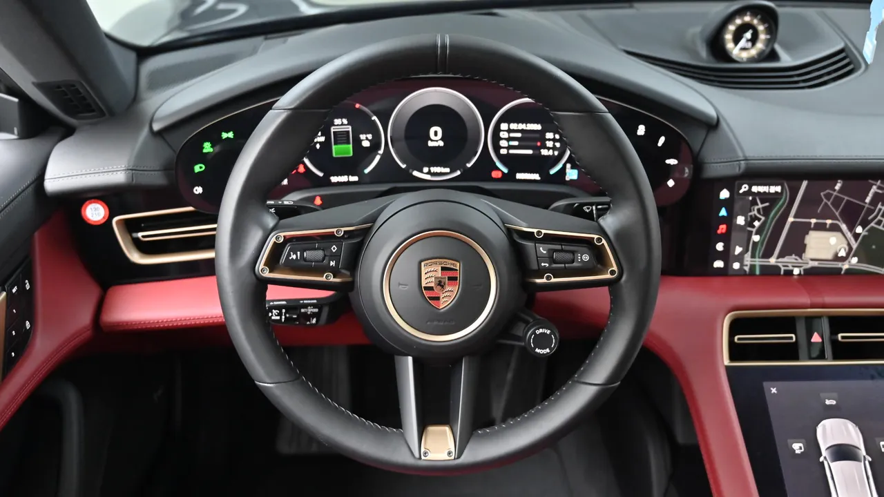 Porsche Taycan — miniaturë 22