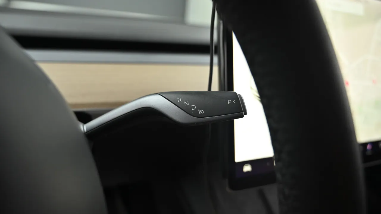 Tesla Model 3 — miniaturë 9