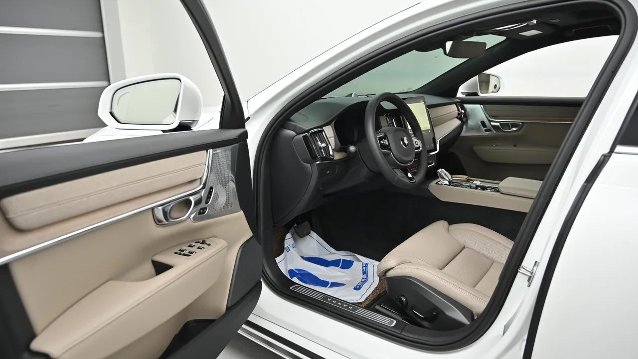 Volvo S90 — miniaturë 11