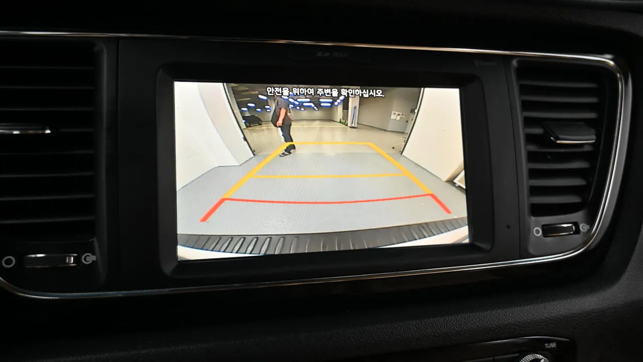 Kia Carnival — miniaturë 15
