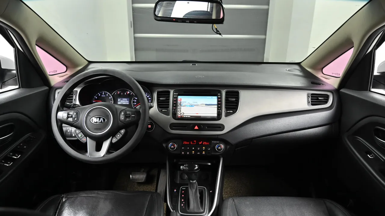 Kia Carens — miniaturë 7