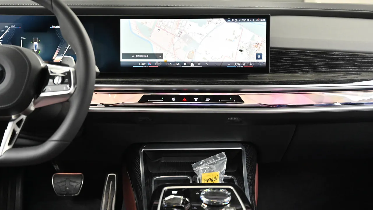 BMW 7er — miniaturë 23