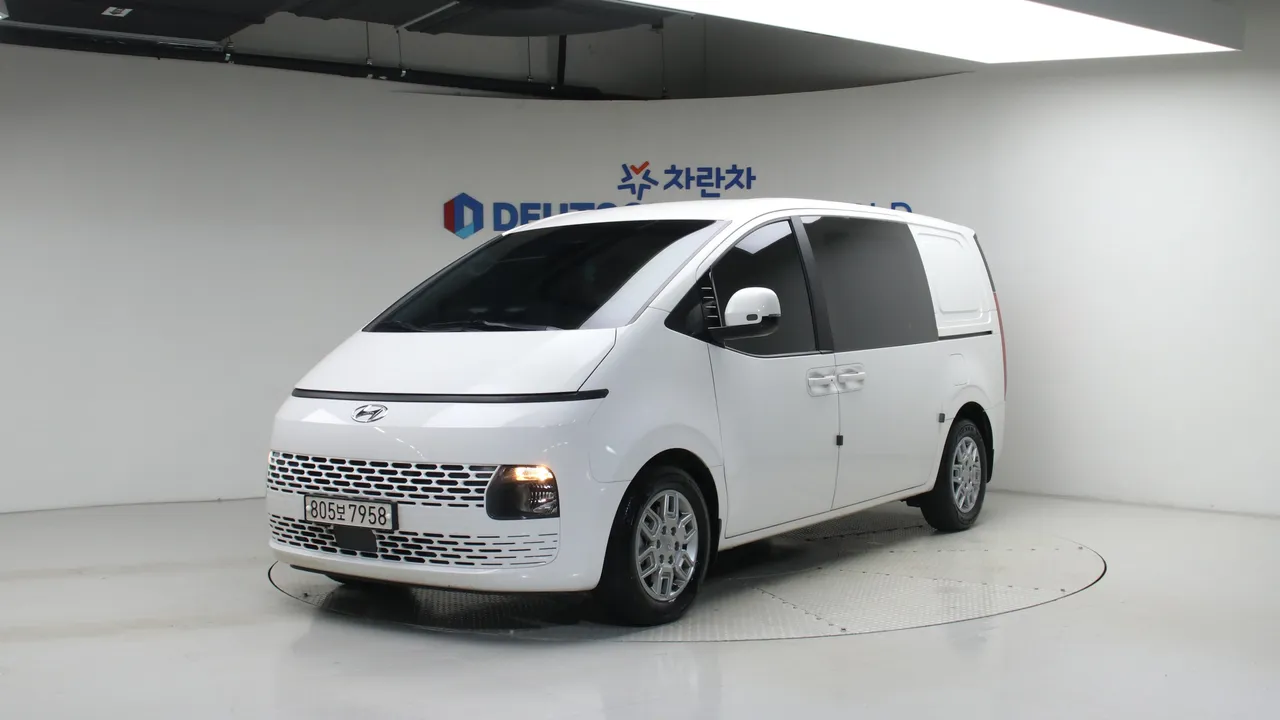 Hyundai Staria 2.2 2WD 카고 5인승 모던 — foto 1