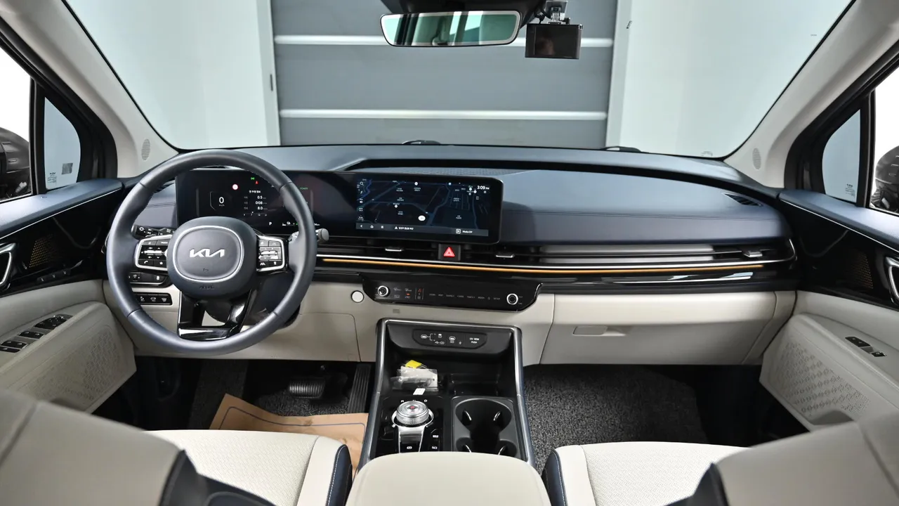 Kia Carnival — miniaturë 7