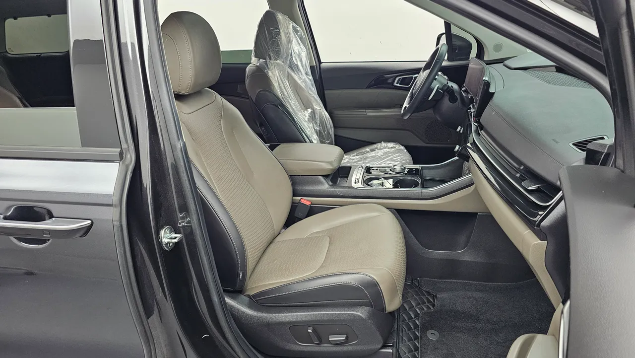 Kia Carnival — miniaturë 26