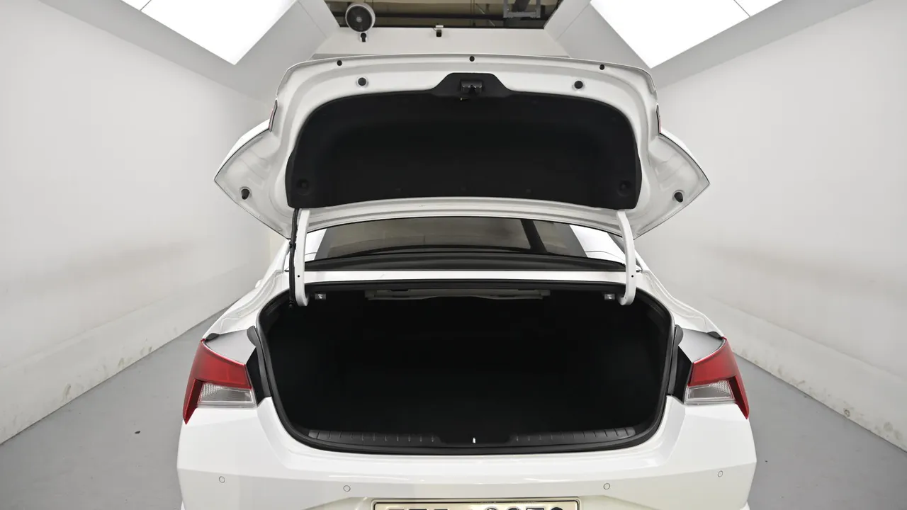 Hyundai Avante — miniaturë 19